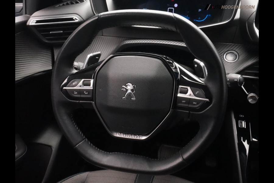 Peugeot 208 1.2 PureTech Allure (APPLE CARPLAY,LED,DIGITAAL DISPLAY,GROOT NAVI,SPORTSTOELEN,CAMERA,CLIMATE,CRUISE,LM-VELGEN)