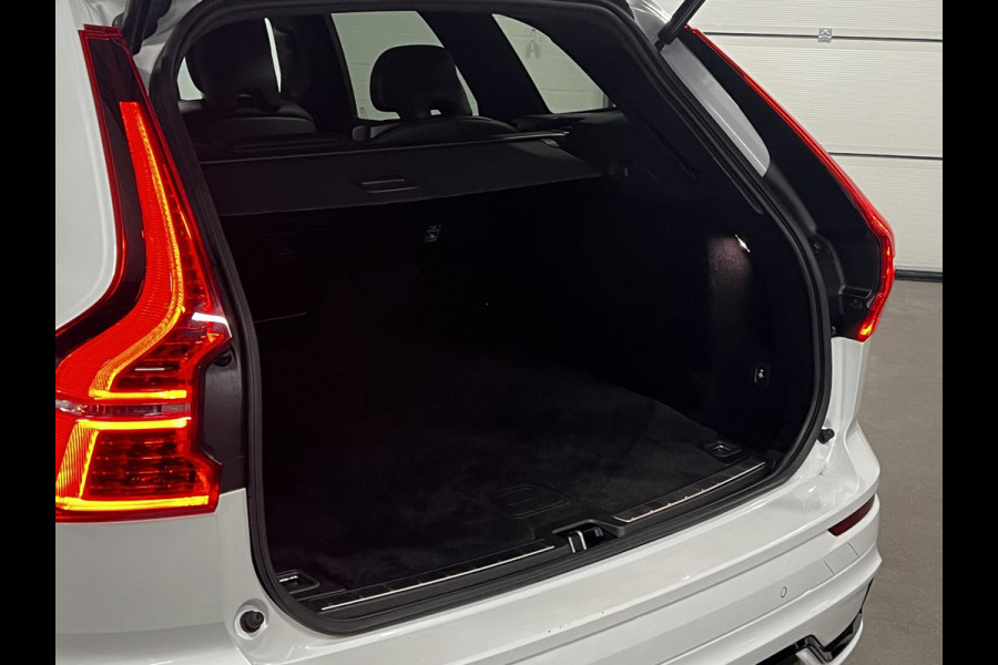 Volvo XC60 2.0 T6 Plug-in hybrid AWD R-Design Trekhaak | Open dak | Harman/Kardon | Adapt. Cruise c. | Stoel-/Stuurverwarming