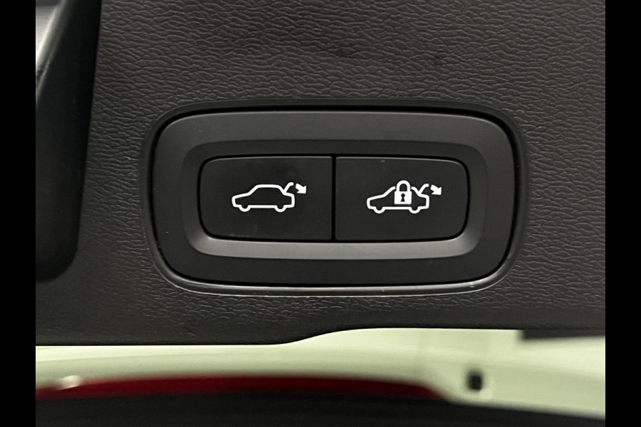 Volvo XC60 2.0 T6 Plug-in hybrid AWD R-Design Trekhaak | Open dak | Harman/Kardon | Adapt. Cruise c. | Stoel-/Stuurverwarming