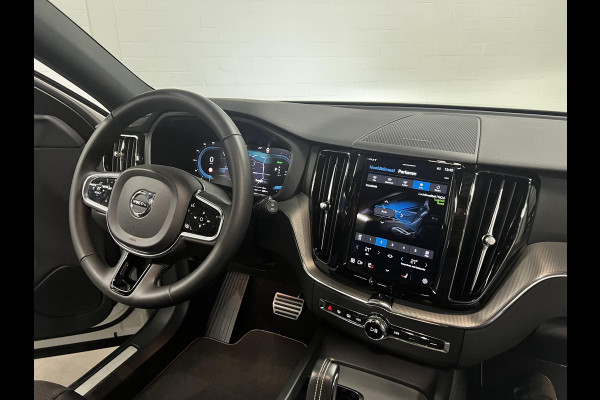 Volvo XC60 2.0 T6 Plug-in hybrid AWD R-Design Trekhaak | Open dak | Harman/Kardon | Adapt. Cruise c. | Stoel-/Stuurverwarming