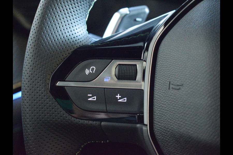 Peugeot 208 1.2 Hybrid 110 e-DCS6 GT ALCANTARA STOELBEKLEDING | ACHTERUITRIJCAMERA MET SENSOREN | NAVIGATIE | CARLAY | E.C.C. | UIT VOORRAAD LEVERBAAR