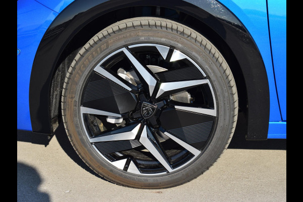 Peugeot 208 1.2 Hybrid 110 e-DCS6 GT ALCANTARA STOELBEKLEDING | ACHTERUITRIJCAMERA MET SENSOREN | NAVIGATIE | CARLAY | E.C.C. | UIT VOORRAAD LEVERBAAR