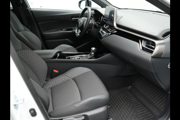Toyota C-HR 2.0 Hybrid Style 184pk Dealer O.H. | Half Lederen Sportstoelen | Navigatie | Apple Carplay | Camera | DAB | LED Koplampen | Parkeersensoren | Stoel & Stuurverwarming | Cruise Control |