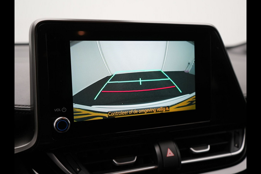 Toyota C-HR 2.0 Hybrid Style 184pk Dealer O.H. | Half Lederen Sportstoelen | Navigatie | Apple Carplay | Camera | DAB | LED Koplampen | Parkeersensoren | Stoel & Stuurverwarming | Cruise Control |