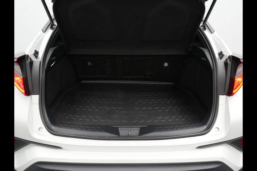Toyota C-HR 2.0 Hybrid Style 184pk Dealer O.H. | Half Lederen Sportstoelen | Navigatie | Apple Carplay | Camera | DAB | LED Koplampen | Parkeersensoren | Stoel & Stuurverwarming | Cruise Control |