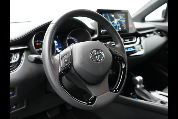 Toyota C-HR 2.0 Hybrid Style 184pk Dealer O.H. | Half Lederen Sportstoelen | Navigatie | Apple Carplay | Camera | DAB | LED Koplampen | Parkeersensoren | Stoel & Stuurverwarming | Cruise Control |
