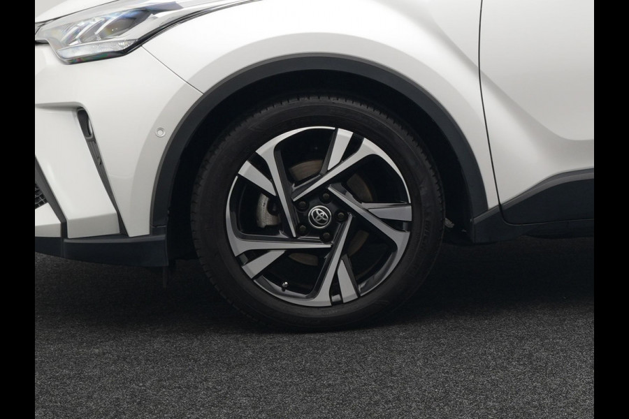 Toyota C-HR 2.0 Hybrid Style 184pk Dealer O.H. | Half Lederen Sportstoelen | Navigatie | Apple Carplay | Camera | DAB | LED Koplampen | Parkeersensoren | Stoel & Stuurverwarming | Cruise Control |