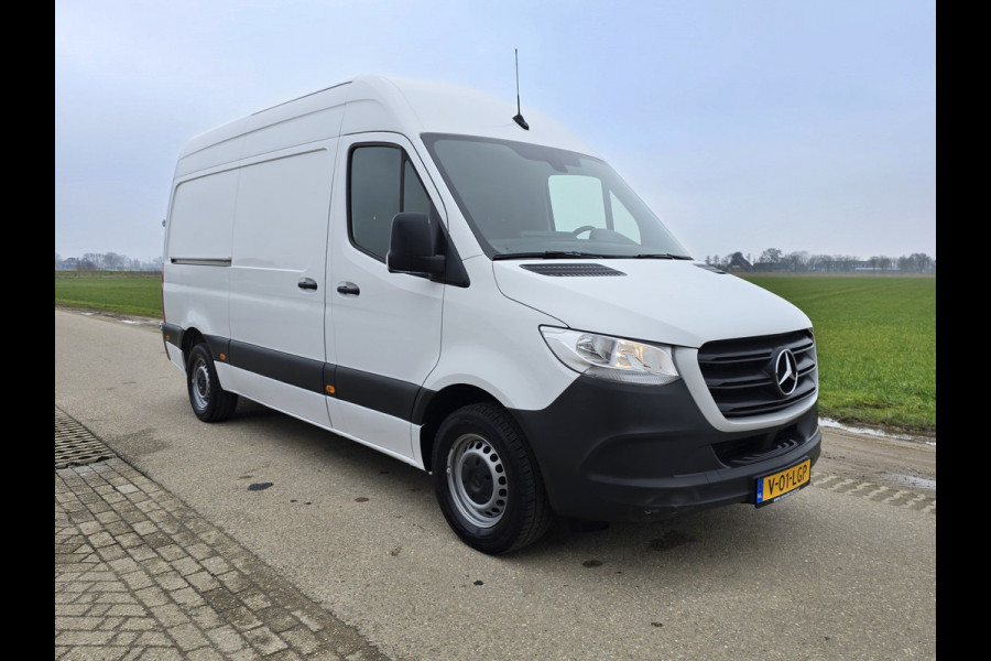 Mercedes-Benz Sprinter 317 1.9 CDI L2 H2 RWD - 170 Pk - Euro 6 - AUTOMAAT - MBUX - ParkeerCamera - StoelVerwarming