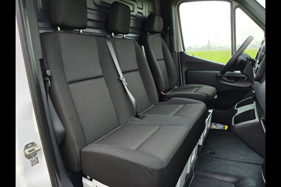 Mercedes-Benz Sprinter 317 1.9 CDI L2 H2 RWD - 170 Pk - Euro 6 - AUTOMAAT - MBUX - ParkeerCamera - StoelVerwarming