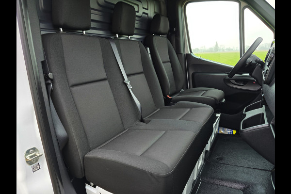 Mercedes-Benz Sprinter 317 1.9 CDI L2 H2 RWD - 170 Pk - Euro 6 - AUTOMAAT - MBUX - ParkeerCamera - StoelVerwarming