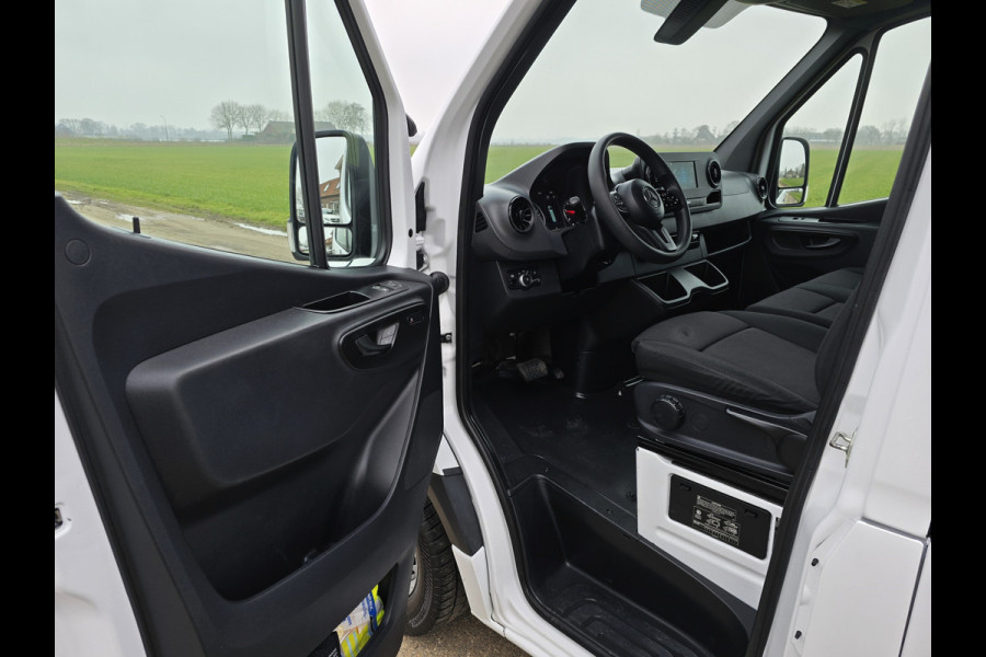 Mercedes-Benz Sprinter 317 1.9 CDI L2 H2 RWD - 170 Pk - Euro 6 - AUTOMAAT - MBUX - ParkeerCamera - StoelVerwarming