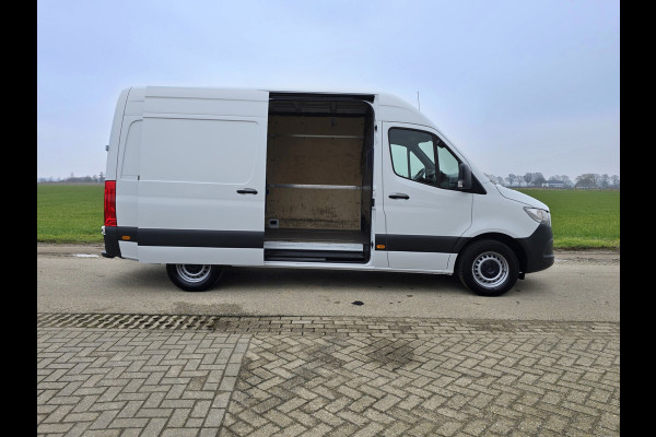 Mercedes-Benz Sprinter 317 1.9 CDI L2 H2 RWD - 170 Pk - Euro 6 - AUTOMAAT - MBUX - ParkeerCamera - StoelVerwarming
