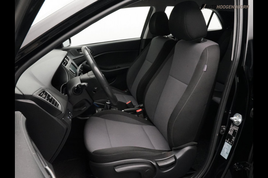 Hyundai i20 1.0 T-GDI Comfort (APPLE CARPLAY,NAVIGATIE,CAMERA,PARKEERSENSOREN,STUUR-STOELVERWARMING,CLIMATE,CRUISE,TOPCONDITIE)