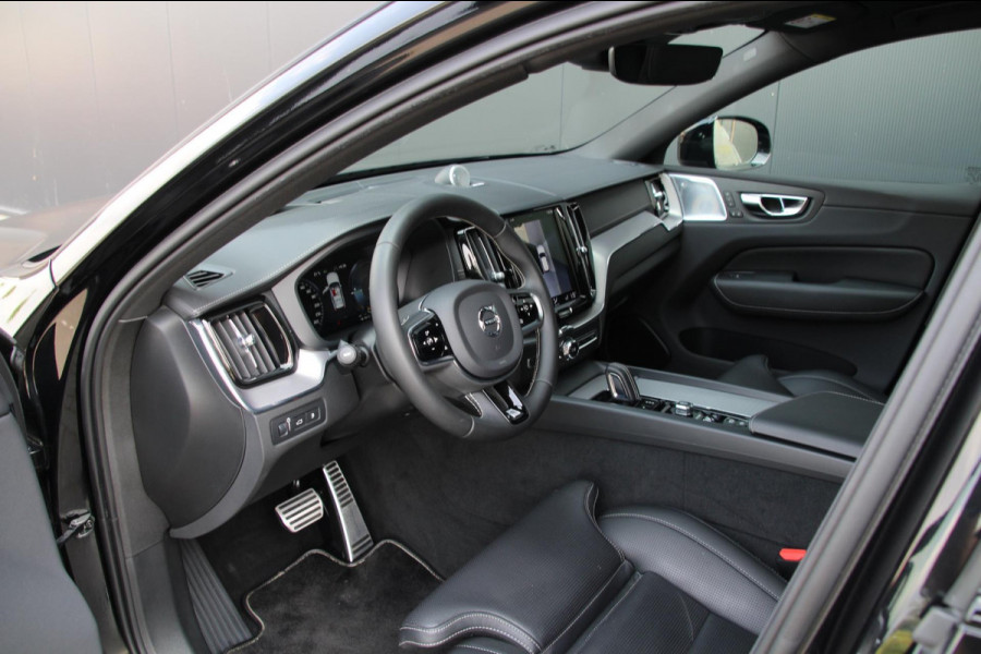 Volvo XC60 2.0 Recharge T8 AWD R-Design | Massage | Pano | Luchtvering | B&W