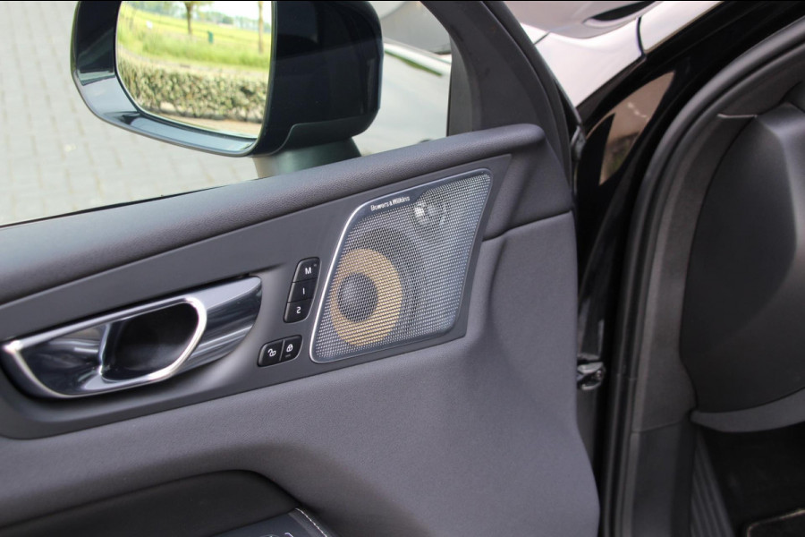 Volvo XC60 2.0 Recharge T8 AWD R-Design | Massage | Pano | Luchtvering | B&W