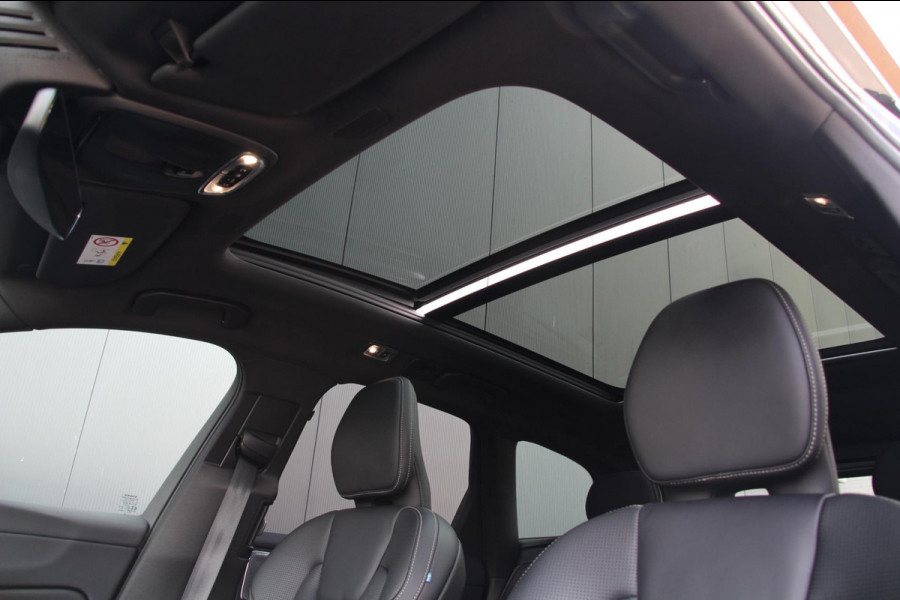 Volvo XC60 2.0 Recharge T8 AWD R-Design | Massage | Pano | Luchtvering | B&W