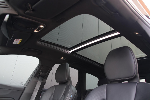 Volvo XC60 2.0 Recharge T8 AWD R-Design | Massage | Pano | Luchtvering | B&W