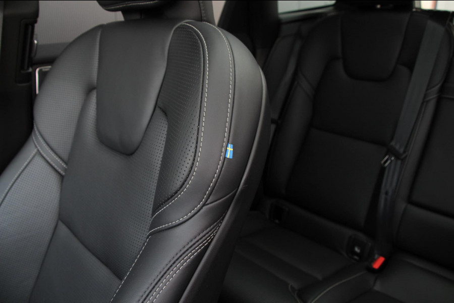 Volvo XC60 2.0 Recharge T8 AWD R-Design | Massage | Pano | Luchtvering | B&W