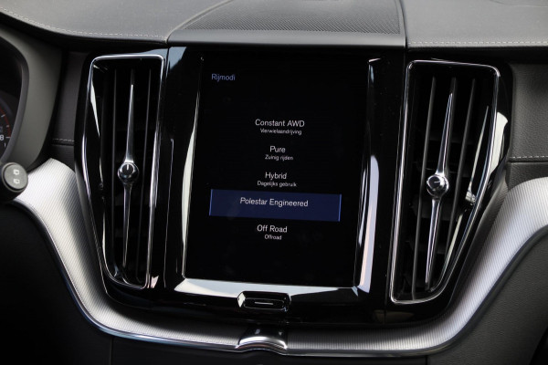 Volvo XC60 2.0 Recharge T8 AWD R-Design | Massage | Pano | Luchtvering | B&W
