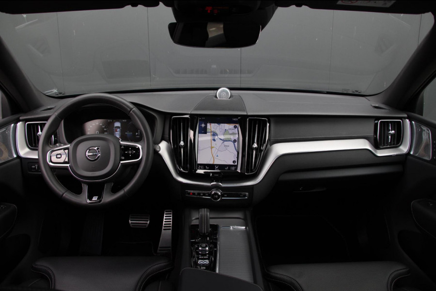 Volvo XC60 2.0 Recharge T8 AWD R-Design | Massage | Pano | Luchtvering | B&W