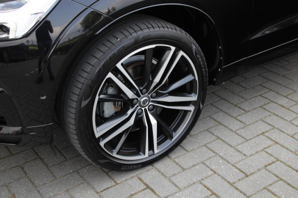 Volvo XC60 2.0 Recharge T8 AWD R-Design | Massage | Pano | Luchtvering | B&W