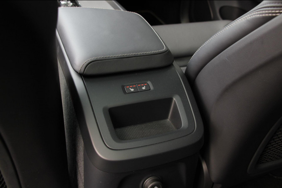 Volvo XC60 2.0 Recharge T8 AWD R-Design | Massage | Pano | Luchtvering | B&W