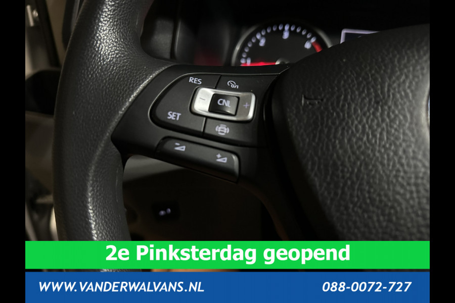 Volkswagen Crafter 2.0 TDI 140 pk L3H3 L2H2 Euro6 # Airco | 3000kg Trekvermogen | Cruisecontrol | Parkeersensoren Bijrijdersbank, verwarmde voorruit, multimedia voorbereiding, zilver