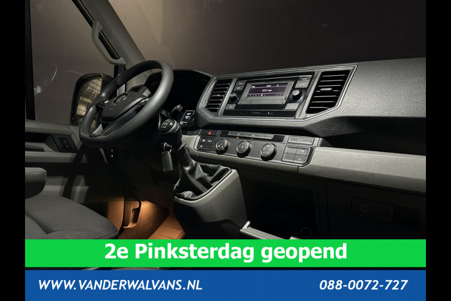 Volkswagen Crafter 2.0 TDI 140 pk L3H3 L2H2 Euro6 # Airco | 3000kg Trekvermogen | Cruisecontrol | Parkeersensoren Bijrijdersbank, verwarmde voorruit, multimedia voorbereiding, zilver