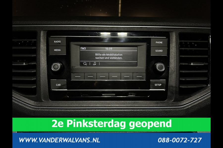 Volkswagen Crafter 2.0 TDI 140 pk L3H3 L2H2 Euro6 # Airco | 3000kg Trekvermogen | Cruisecontrol | Parkeersensoren Bijrijdersbank, verwarmde voorruit, multimedia voorbereiding, zilver