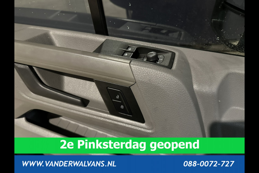 Volkswagen Crafter 2.0 TDI 140 pk L3H3 L2H2 Euro6 # Airco | 3000kg Trekvermogen | Cruisecontrol | Parkeersensoren Bijrijdersbank, verwarmde voorruit, multimedia voorbereiding, zilver