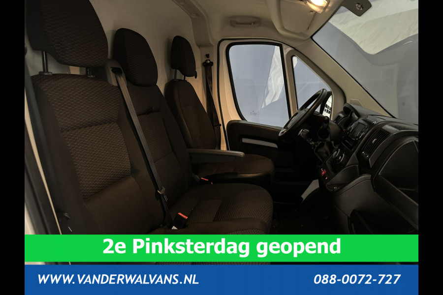 Peugeot Boxer 2.2 BlueHDi 140pk L2H2 Euro6 Airco | Camera | Navigatie | 2500kg Trekhaak Cruisecontrol, Parkeersensoren, Bijrijdersbank