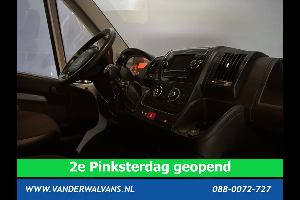 Peugeot Boxer 2.2 BlueHDi 140pk L2H2 Euro6 Airco | Camera | Navigatie | 2500kg Trekhaak Cruisecontrol, Parkeersensoren, Bijrijdersbank