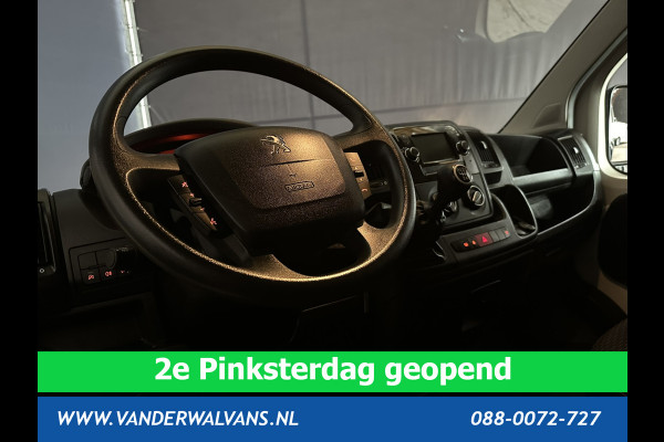 Peugeot Boxer 2.2 BlueHDi 140pk L2H2 Euro6 Airco | Camera | Navigatie | 2500kg Trekhaak Cruisecontrol, Parkeersensoren, Bijrijdersbank