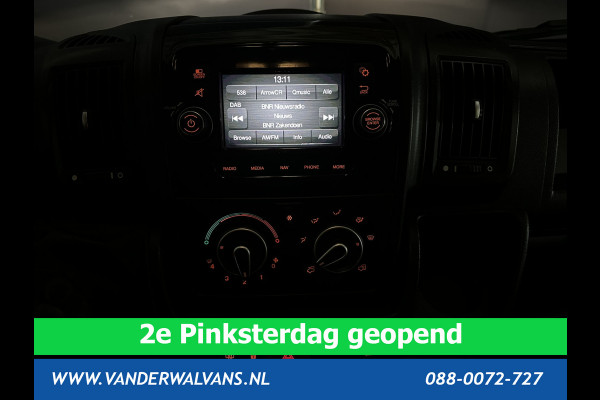 Peugeot Boxer 2.2 BlueHDi 140pk L2H2 Euro6 Airco | Camera | Navigatie | 2500kg Trekhaak Cruisecontrol, Parkeersensoren, Bijrijdersbank