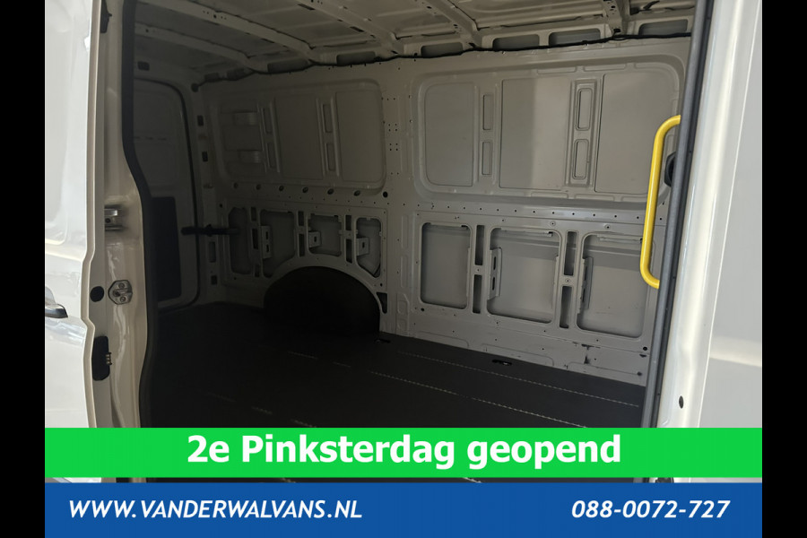 Volkswagen Crafter 2.0 TDI 140 pk L3H2 L2H1 Euro6 Airco | Apple Carplay | Cruisecontrol | Andoid Auto | Parkeersensoren, Stoelverwarming, Bijrijdersbank, 3000kg trekvermogen