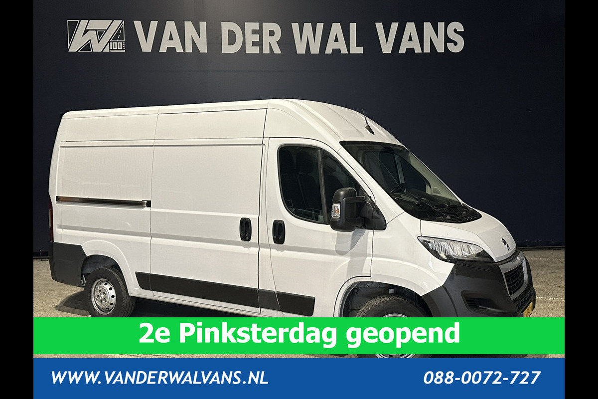 Peugeot Boxer 2.2 BlueHDi 120pk L2H2 Euro6 Airco | 2500kg Trekhaak | Cruisecontrol | Parkeersensoren Bijrijdersbank Peugeot Boxer 2.2 BlueHDi 120pk L2H2 Euro6 Airco | 2500kg Trekhaak | Cruisecontrol | Parkeersensoren Bijrijdersbank