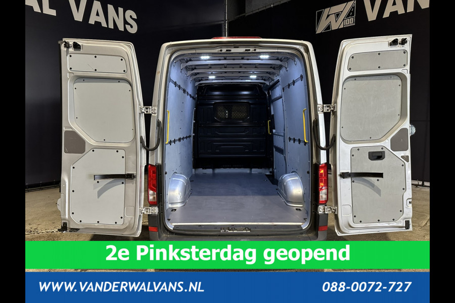Volkswagen Crafter 2.0 TDI 140 pk L3H3 L2H2 Euro6 Airco | Navigatie | Apple Carplay | Cruisecontrol Android Auto, Bijrijdersbank, 3000kg trekvermogen, zilver