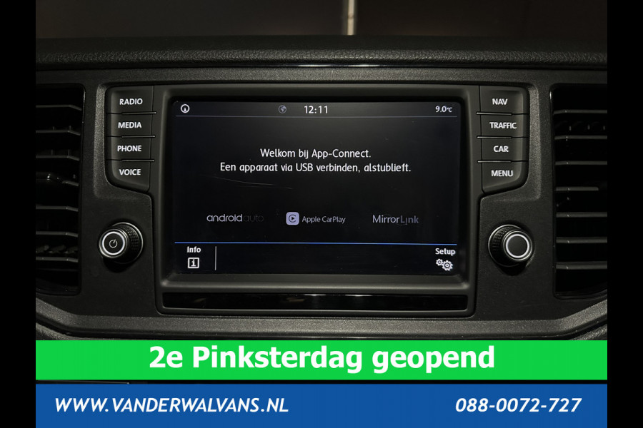 Volkswagen Crafter 2.0 TDI 140 pk L3H3 L2H2 Euro6 Airco | Navigatie | Apple Carplay | Cruisecontrol Android Auto, Bijrijdersbank, 3000kg trekvermogen, zilver