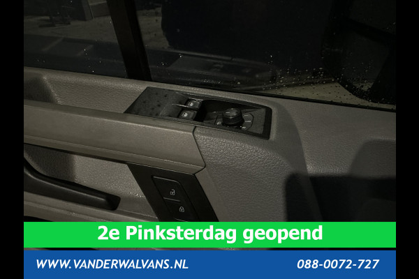 Volkswagen Crafter 2.0 TDI 140 pk L3H3 L2H2 Euro6 Airco | Navigatie | Apple Carplay | Cruisecontrol Android Auto, Bijrijdersbank, 3000kg trekvermogen, zilver