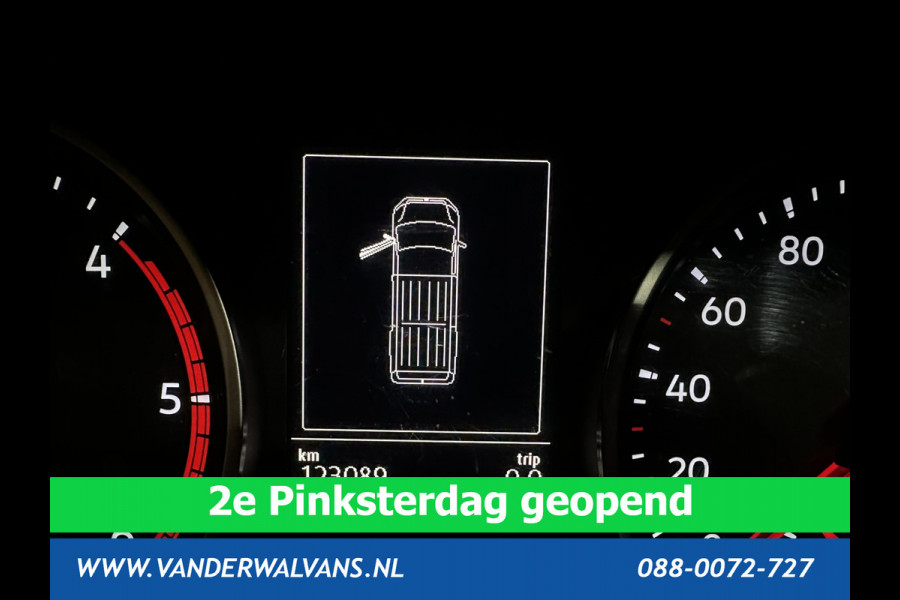 Volkswagen Crafter 2.0 TDI 140 pk L3H3 L2H2 Euro6 Airco | Navigatie | Apple Carplay | Cruisecontrol Android Auto, Bijrijdersbank, 3000kg trekvermogen, zilver