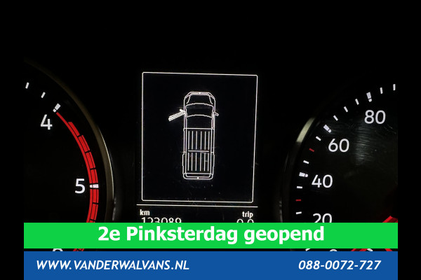 Volkswagen Crafter 2.0 TDI 140 pk L3H3 L2H2 Euro6 Airco | Navigatie | Apple Carplay | Cruisecontrol Android Auto, Bijrijdersbank, 3000kg trekvermogen, zilver