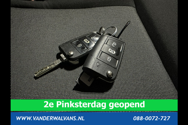 Volkswagen Crafter 2.0 TDI 140 pk L3H3 L2H2 Euro6 Airco | Navigatie | Apple Carplay | Cruisecontrol Android Auto, Bijrijdersbank, 3000kg trekvermogen, zilver
