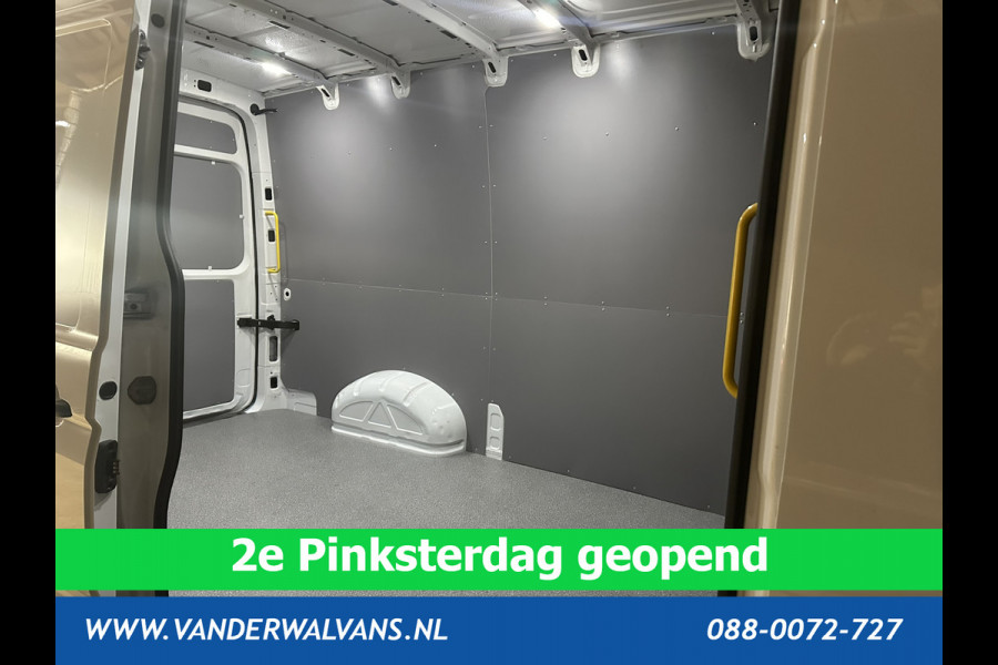Volkswagen Crafter 2.0 TDI 140pk L3H3 L2H2 Euro6 Airco | Camera | Apple carplay | Android auto bijrijdersbank