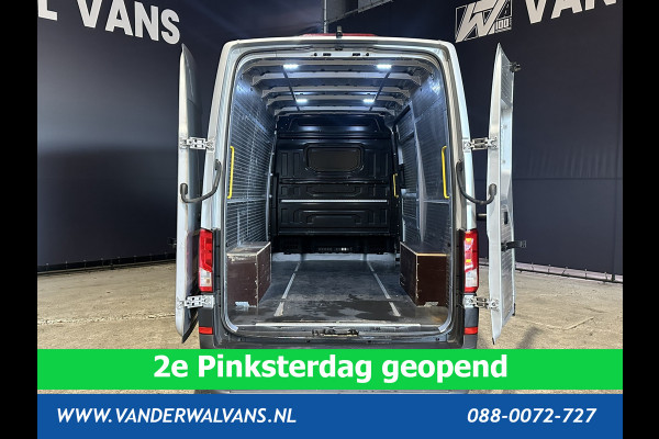 Volkswagen Crafter 2.0 TDI 140 pk L3H3 L2H2 Euro6 Airco | Camera | Cruisecontrol | Apple Carplay Android Auto, Chauffeursstoel, Parkeersensoren, Bijrijdersbank, 3000kg Trekvermogen, zilver