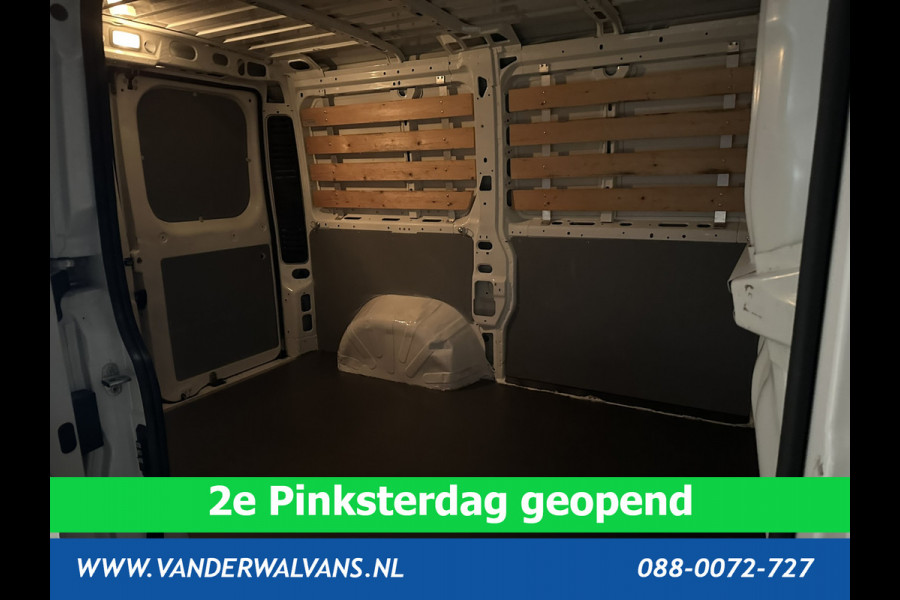 Peugeot Boxer 2.2 BlueHDi 120pk L1H1 Euro6 Airco | Camera | Navigatie | Trekhaak | Cruisecontrol Parkeersensoren, Bijrijdersbank