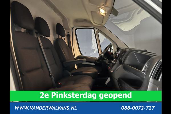 Peugeot Boxer 2.2 BlueHDi 120pk L1H1 Euro6 Airco | Camera | Navigatie | Trekhaak | Cruisecontrol Parkeersensoren, Bijrijdersbank