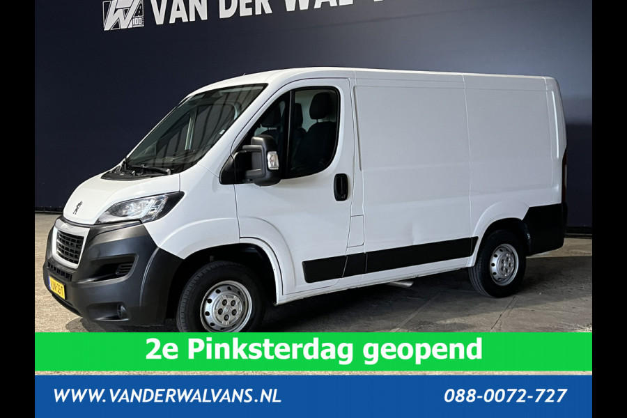Peugeot Boxer 2.2 BlueHDi 120pk L1H1 Euro6 Airco | Camera | Navigatie | Trekhaak | Cruisecontrol Parkeersensoren, Bijrijdersbank