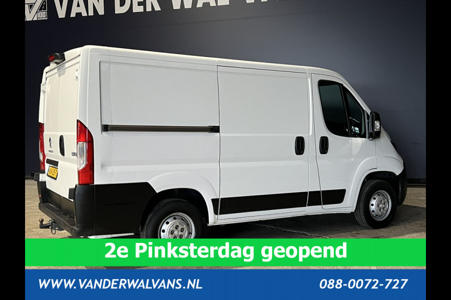 Peugeot Boxer 2.2 BlueHDi 120pk L1H1 Euro6 Airco | Camera | Navigatie | Trekhaak | Cruisecontrol Parkeersensoren, Bijrijdersbank