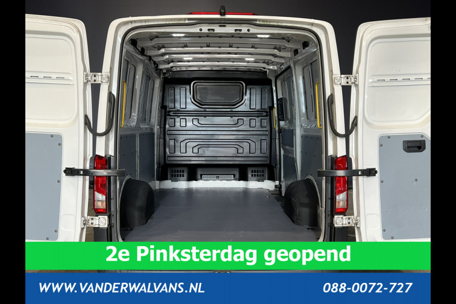 Volkswagen Crafter 2.0 TDI L3H2 L2H1 Euro6 Airco | Camera | Navigatie | Apple Carplay | Trekhaak Android Auto, Bijrijdersbank