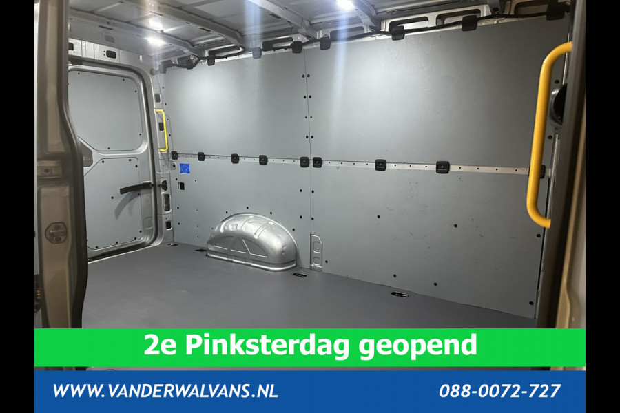 Volkswagen Crafter 2.0 TDI 141pk L3H2 L2H1 Euro6 Airco | 3000kg Trekhaak | Camera | Navigatie | Apple Carplay Android Auto, Cruisecontrol, Parkeersensoren, Dakdragers, Bijrijdersbank